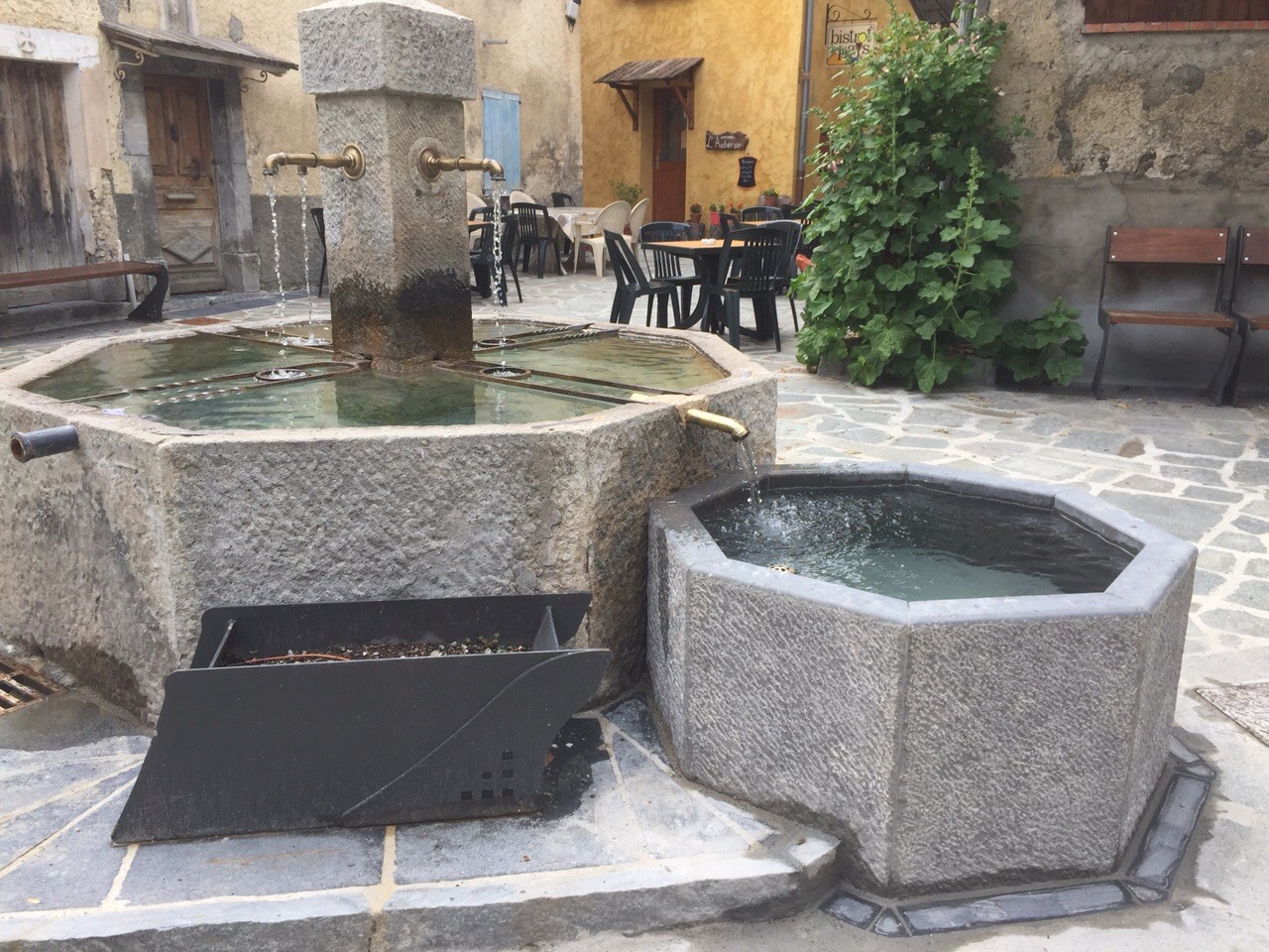 Fontaine sur la Place